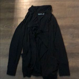 Athleta wrap with magnetic closure at top